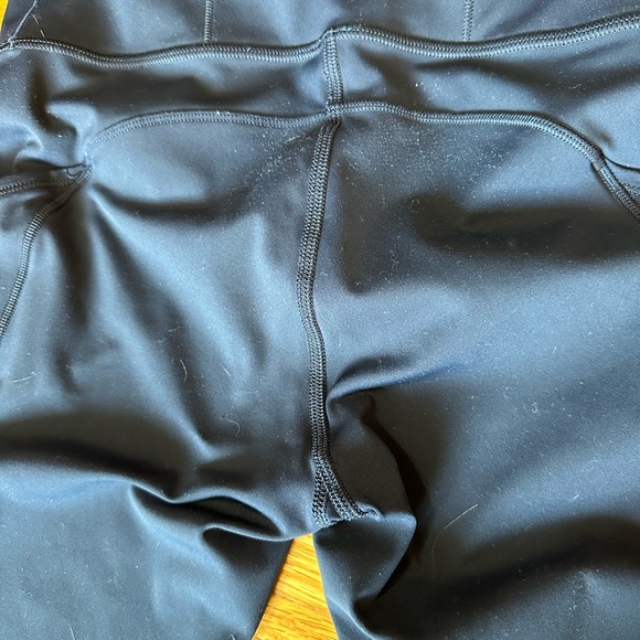 Lululemon Fast & Free Tight *Tall Non-Reflective 31"
True Navy size 4 VGUC - Picture 8 of 12